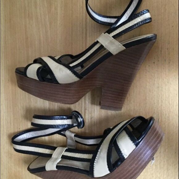 Nanette Lepore black & tan patent leather SEXY Wedge Sandals size 6.5 - Picture 6 of 8